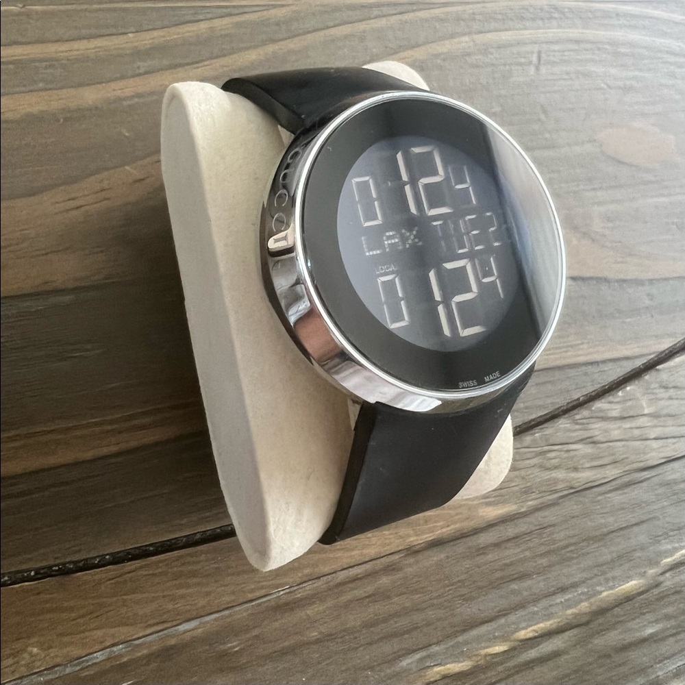 Gucci digital watch unisex